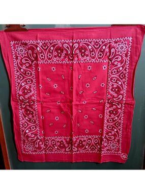 Vintage Red Paisley Bandana 100% Cotton USA-Made Handkerchief 20x21"Hanky